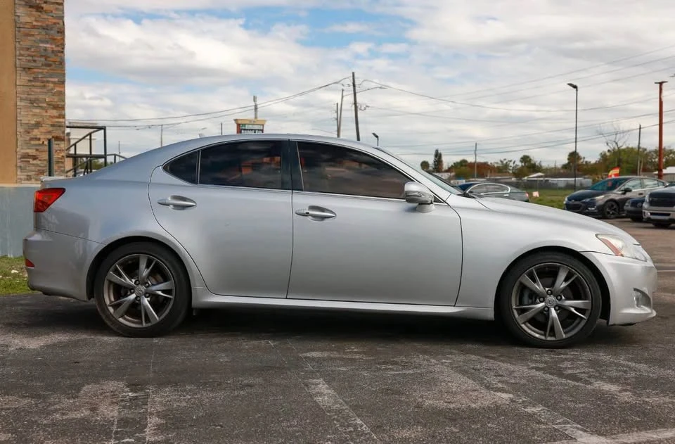 2010 Lexus IS 2nd Gen - Image 6 of 12