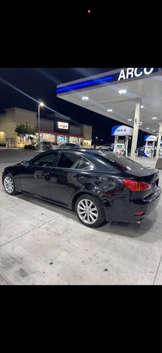 2010 Lexus IS 2nd Gen - Image 4 of 11