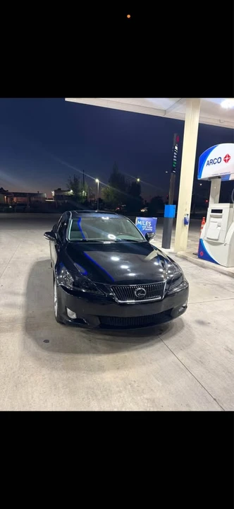 2010 Lexus IS 2nd Gen - Image 6 of 11