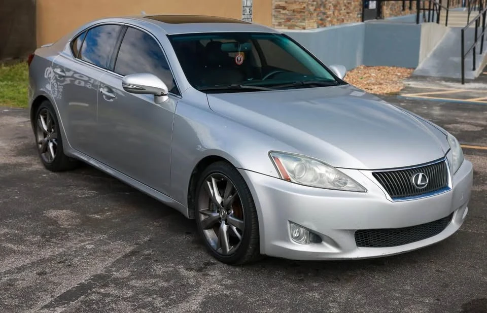 2010 Lexus IS 2nd Gen - Image 7 of 12