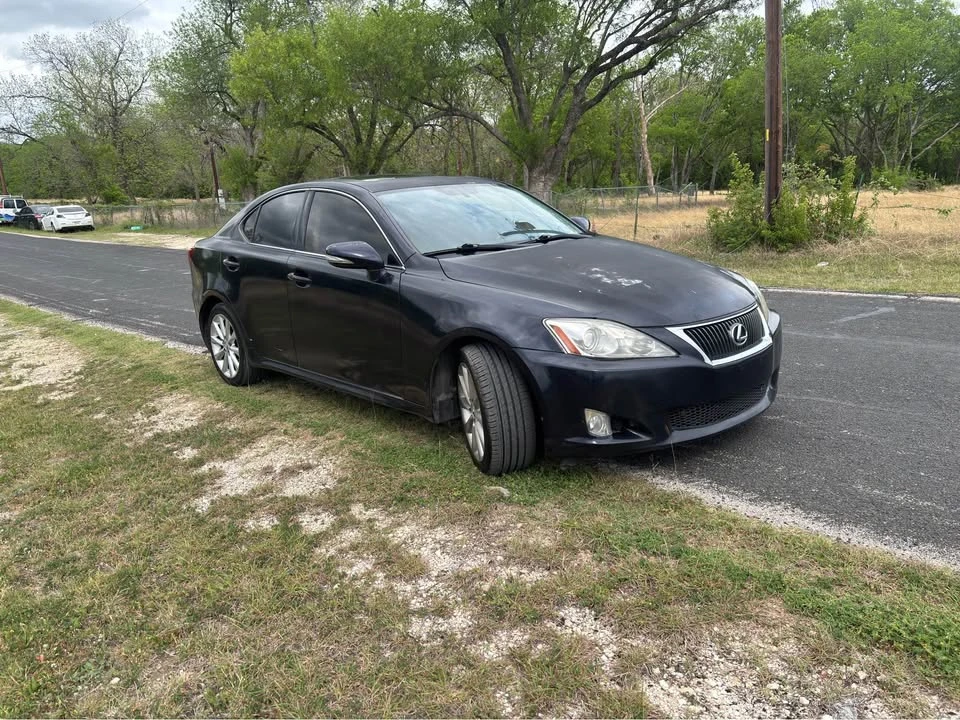 2010 Lexus IS 2nd Gen - Image 4 of 10