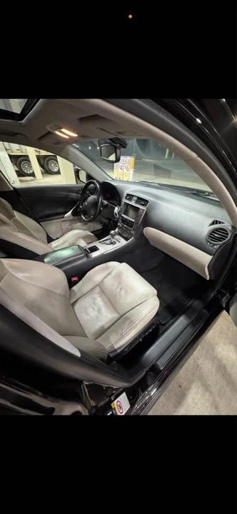 2010 Lexus IS 2nd Gen - Image 8 of 11
