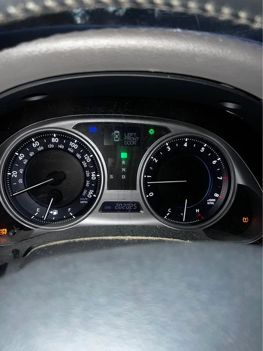 2010 Lexus IS 2nd Gen - Image 13 of 14