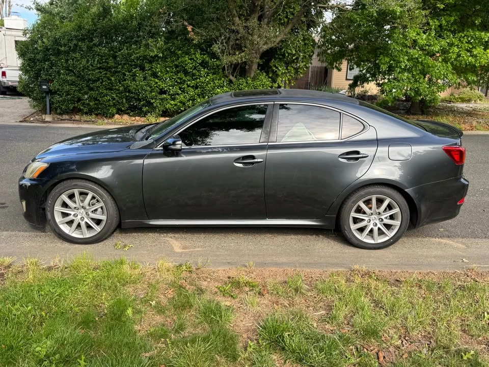 2010 Lexus IS 2nd Gen - Image 2 of 17
