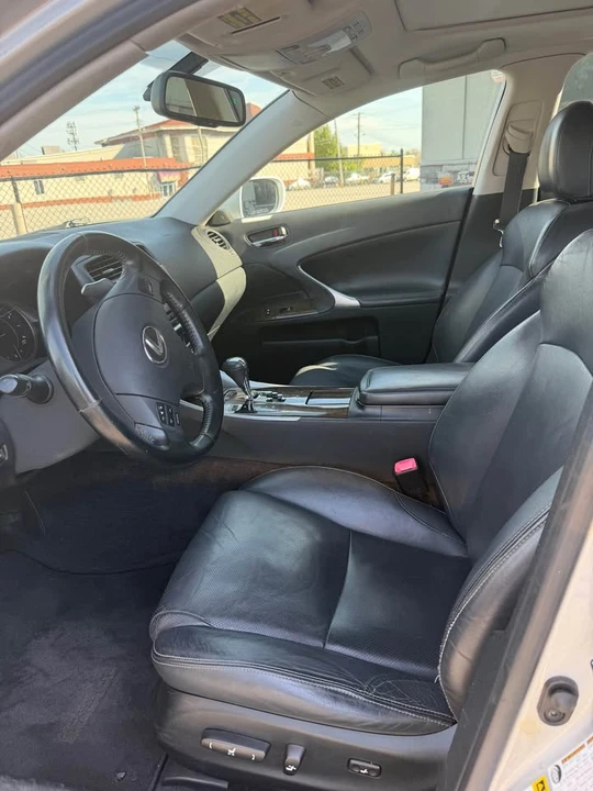 2010 Lexus IS 2nd Gen - Image 13 of 17