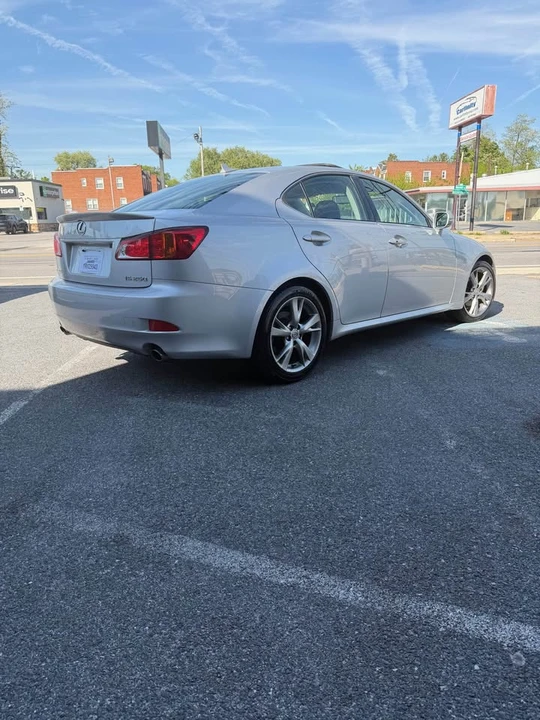 2010 Lexus IS 2nd Gen - Image 5 of 17