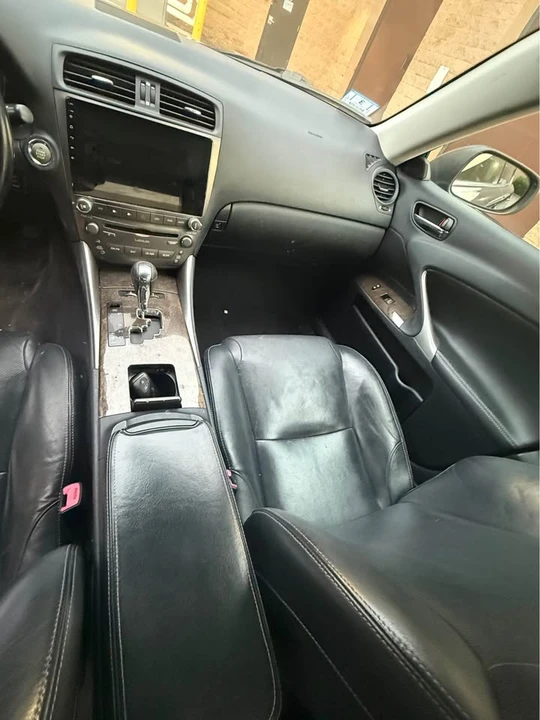 2010 Lexus IS 2nd Gen - Image 10 of 12
