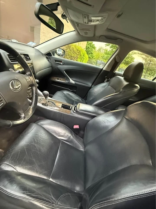 2010 Lexus IS 2nd Gen - Image 8 of 12