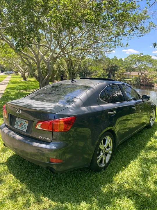 2010 Lexus IS 2nd Gen - Image 14 of 20