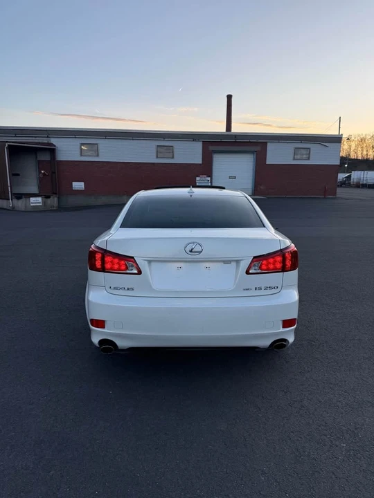 2010 Lexus IS 2nd Gen - Image 6 of 12