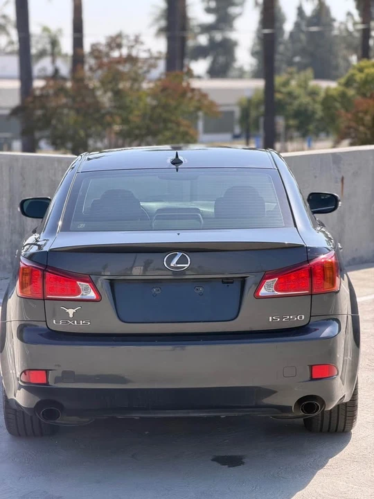 2010 Lexus IS 2nd Gen - Image 18 of 19