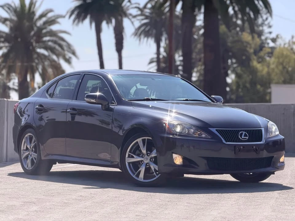 2010 Lexus IS 2nd Gen - Image 4 of 19