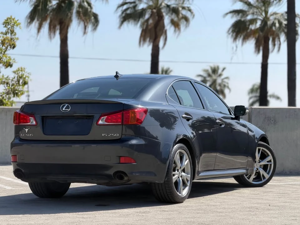 2010 Lexus IS 2nd Gen - Image 16 of 19