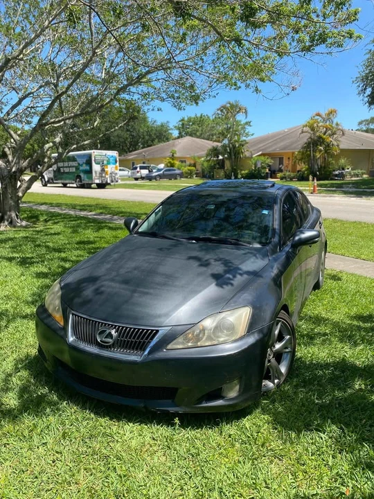2010 Lexus IS 2nd Gen - Image 11 of 20