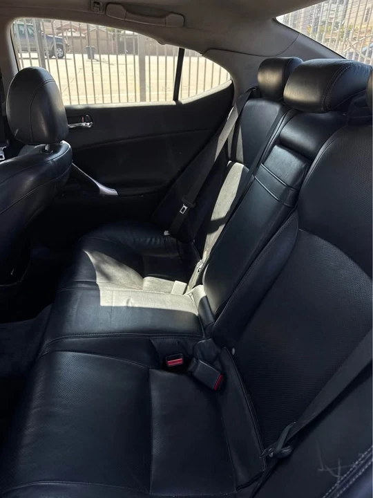 2010 Lexus IS 2nd Gen - Image 18 of 20