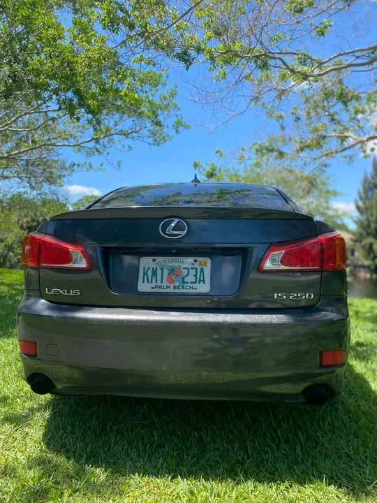 2010 Lexus IS 2nd Gen - Image 10 of 20