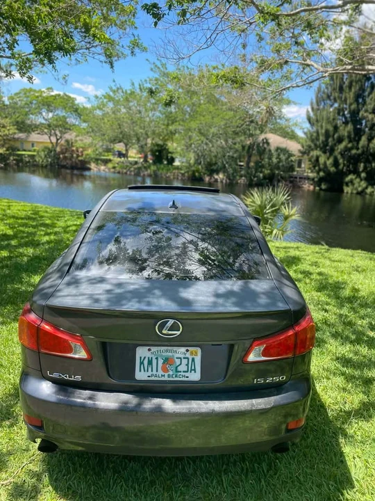2010 Lexus IS 2nd Gen - Image 9 of 20