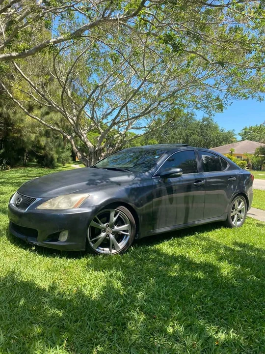 2010 Lexus IS 2nd Gen - Image 16 of 20