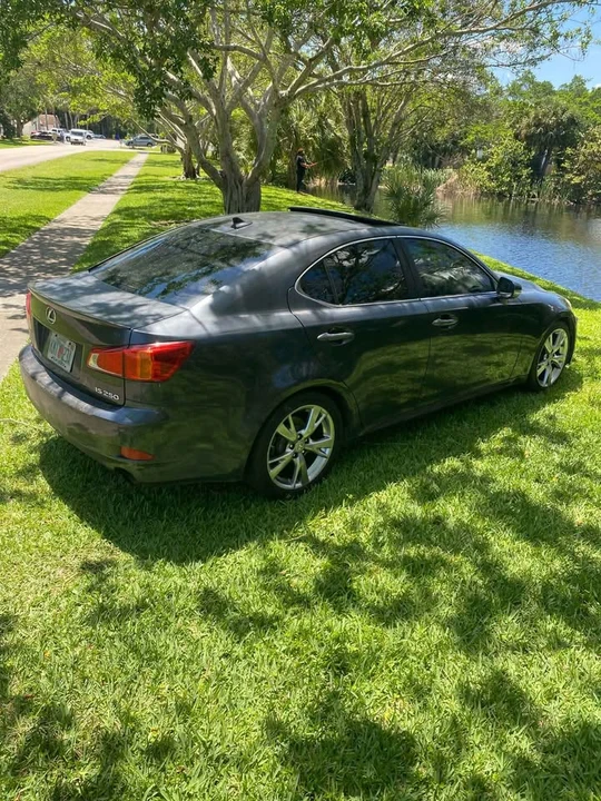 2010 Lexus IS 2nd Gen - Image 15 of 20