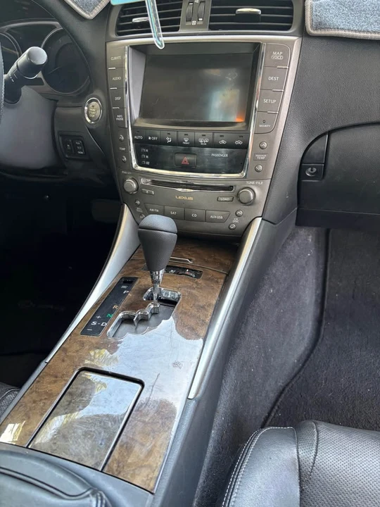 2010 Lexus IS 2nd Gen - Image 15 of 16
