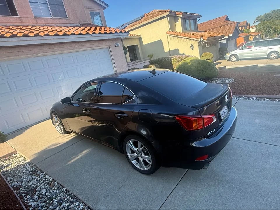 2010 Lexus IS 2nd Gen - Image 6 of 10