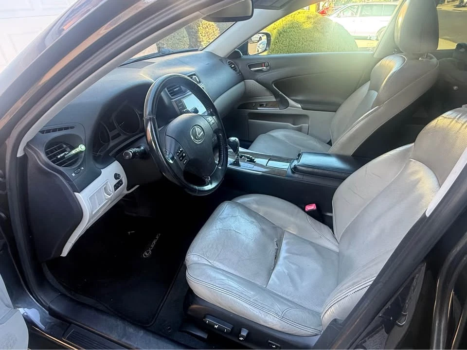 2010 Lexus IS 2nd Gen - Image 9 of 10