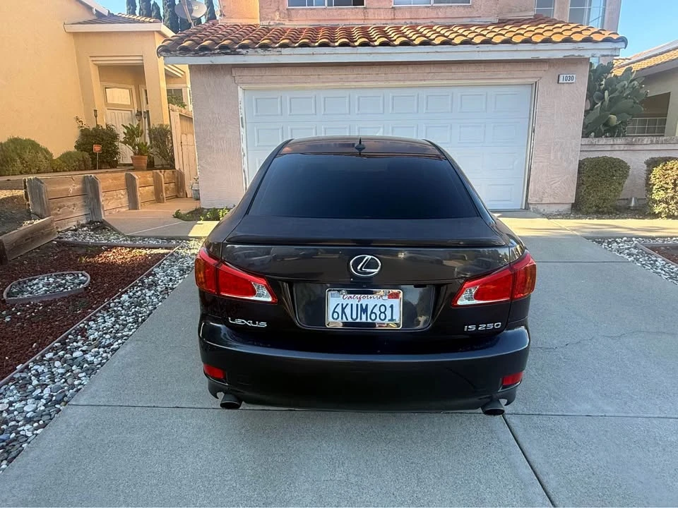 2010 Lexus IS 2nd Gen - Image 5 of 10