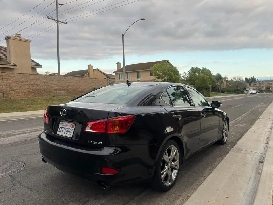 2010 Lexus IS 2nd Gen - Image 4 of 10