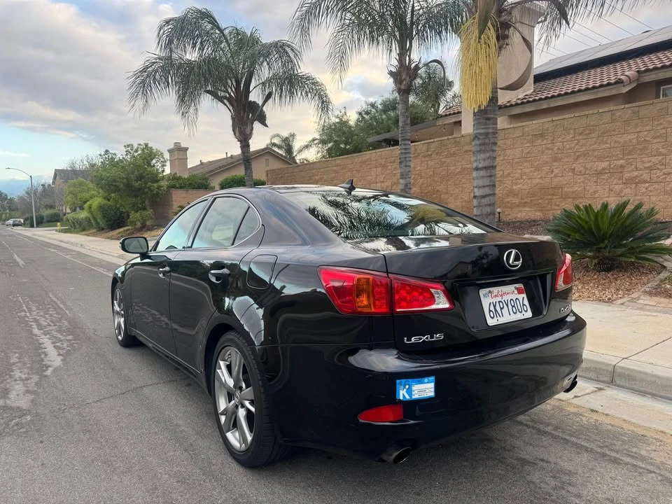 2010 Lexus IS 2nd Gen - Image 6 of 10