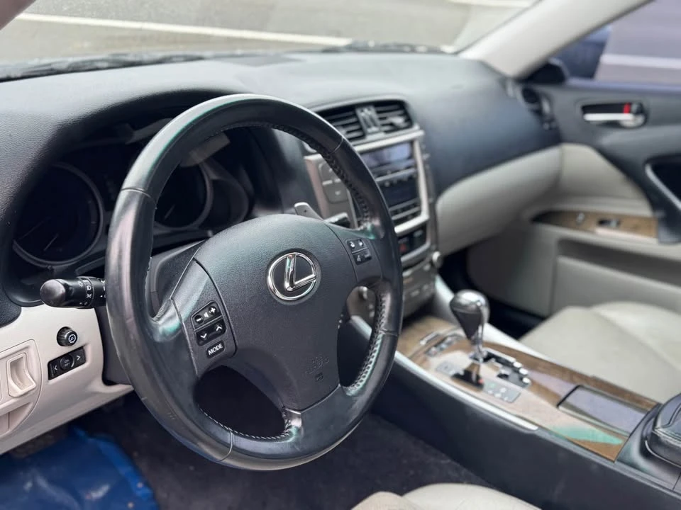 2010 Lexus IS 2nd Gen - Image 11 of 18