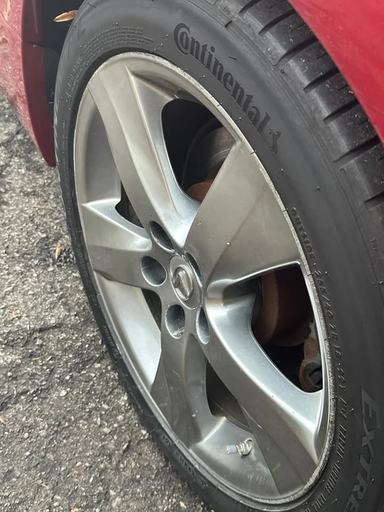 2010 Lexus IS 2nd Gen - Image 11 of 16