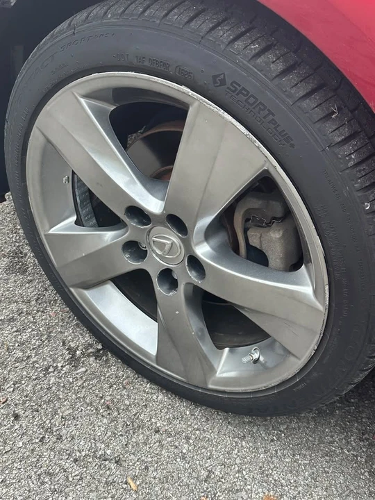 2010 Lexus IS 2nd Gen - Image 12 of 16