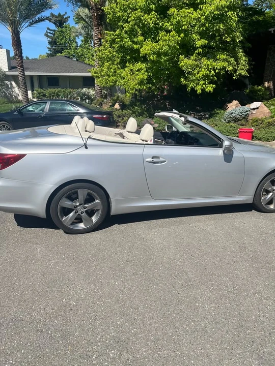 2010 Lexus IS 2nd Gen - Image 4 of 10