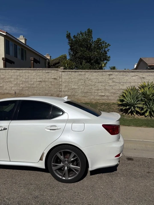 2010 Lexus IS 2nd Gen - Image 4 of 7