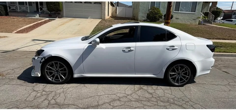 2010 Lexus IS 2nd Gen - Image 4 of 8