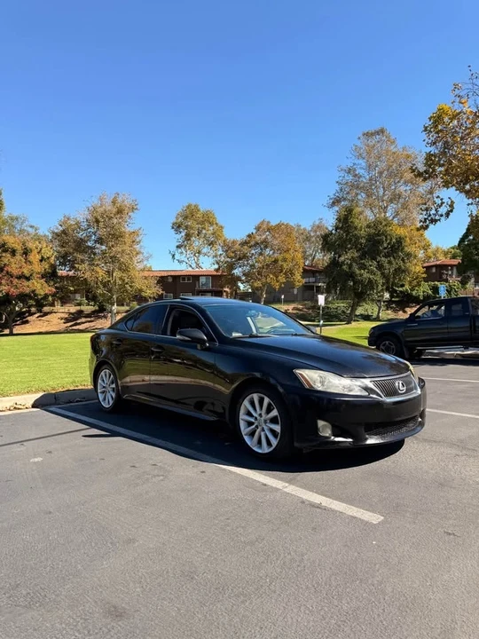 2010 Lexus IS 2nd Gen - Image 6 of 10