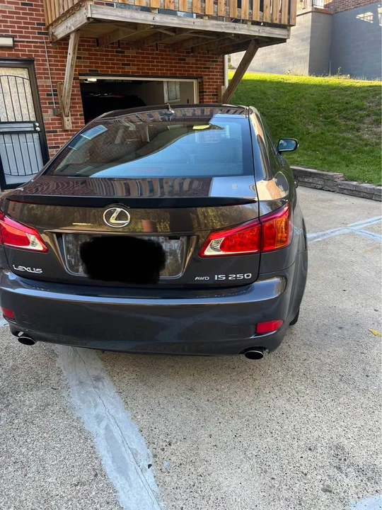 2010 Lexus IS 2nd Gen - Image 4 of 11