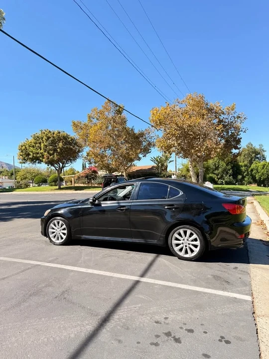 2010 Lexus IS 2nd Gen - Image 5 of 10