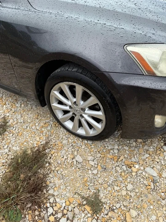 2010 Lexus IS 2nd Gen - Image 10 of 11