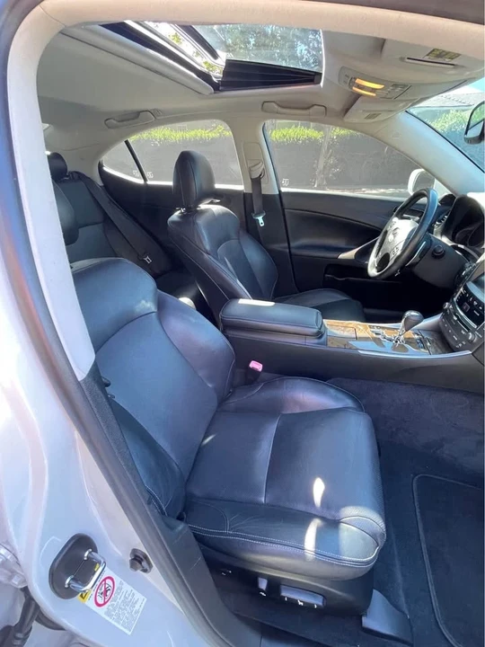 2010 Lexus IS 2nd Gen - Image 5 of 7