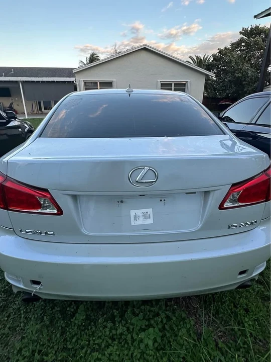 2010 Lexus IS 2nd Gen - Image 4 of 6