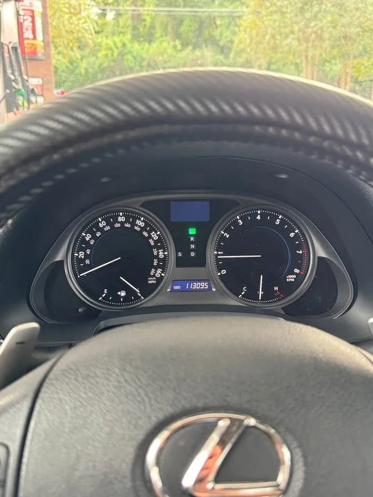 2010 Lexus IS 2nd Gen - Image 11 of 12