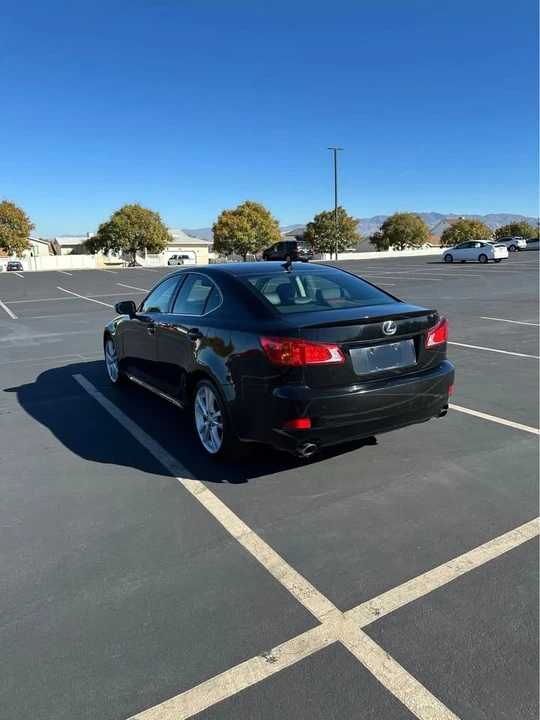 2010 Lexus IS 2nd Gen - Image 4 of 6