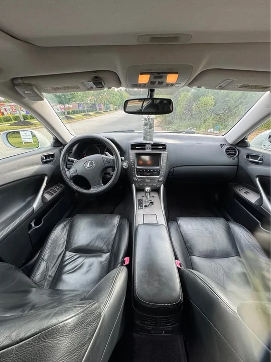 2010 Lexus IS 2nd Gen - Image 7 of 12