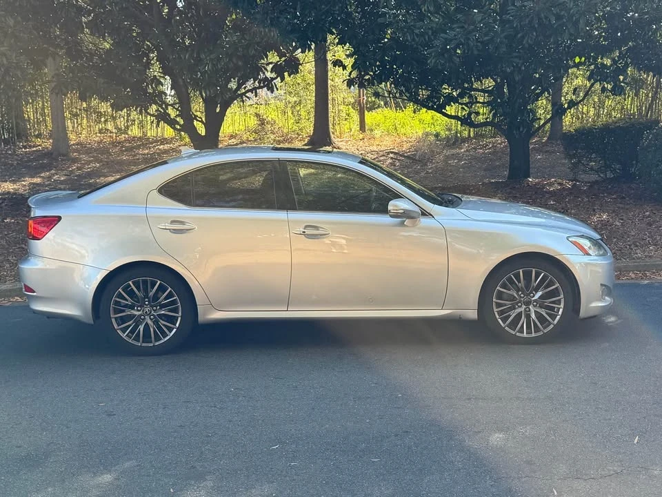 2010 Lexus IS 2nd Gen - Image 3 of 12