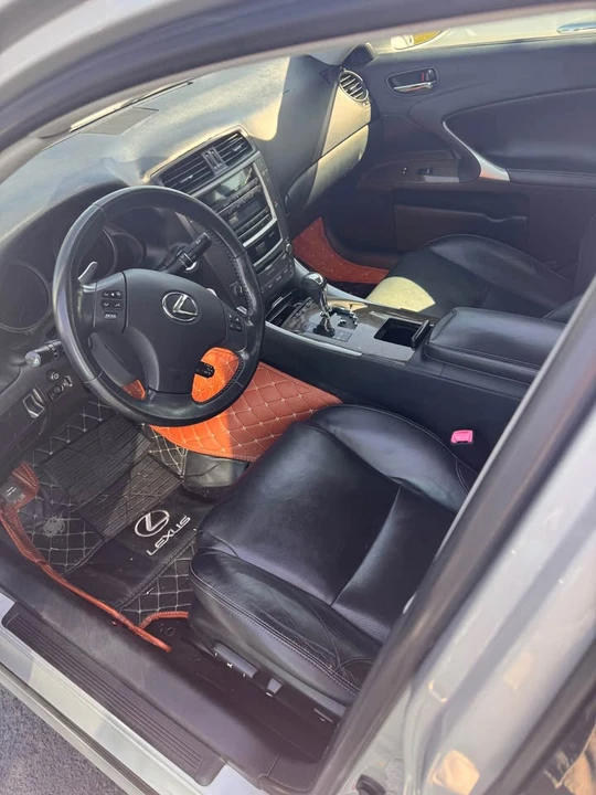 2010 Lexus IS 2nd Gen - Image 4 of 8