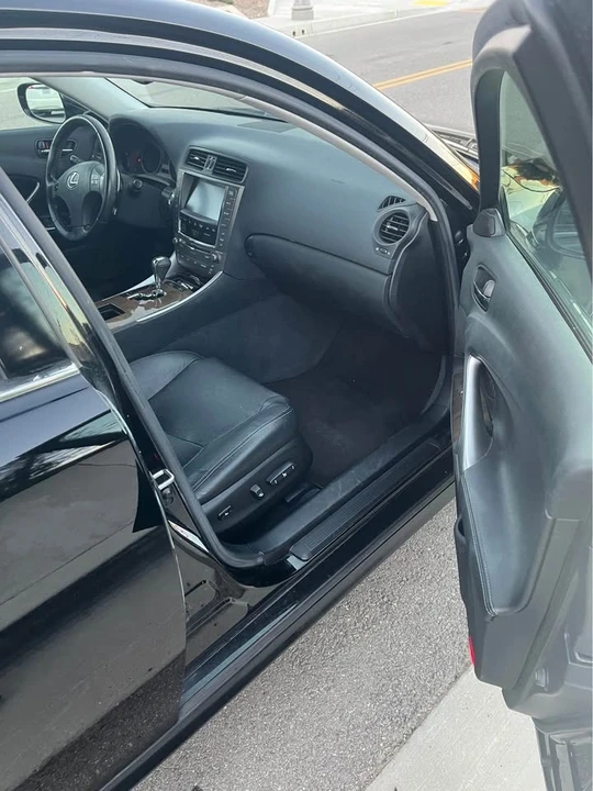 2010 Lexus IS 2nd Gen - Image 6 of 8