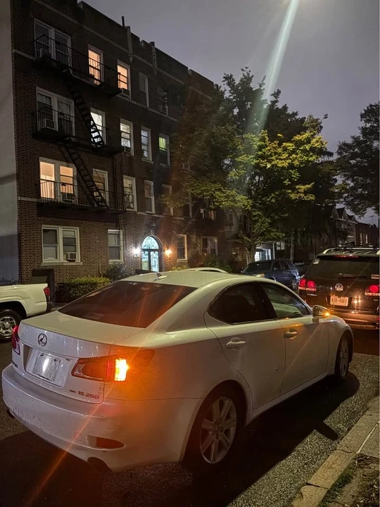 2010 Lexus IS 2nd Gen - Image 5 of 7
