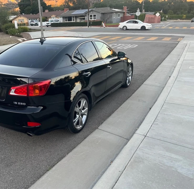 2010 Lexus IS 2nd Gen - Image 4 of 8