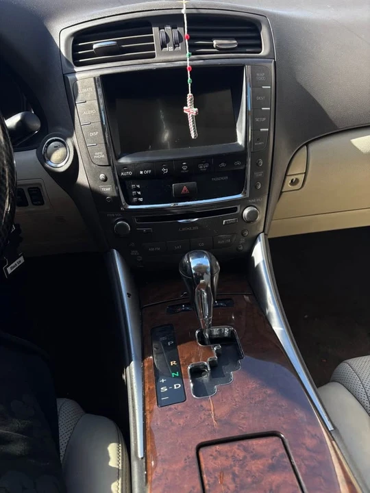 2010 Lexus IS 2nd Gen - Image 6 of 7
